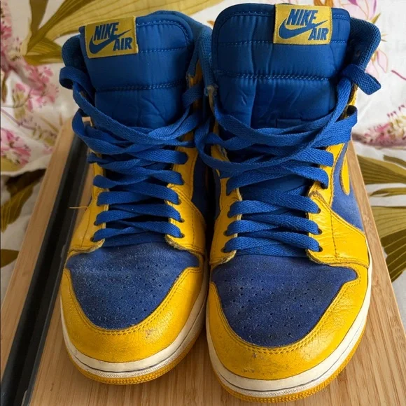 Nike Air Jordan 1 Retro OG Laney - Picture 4 of 12